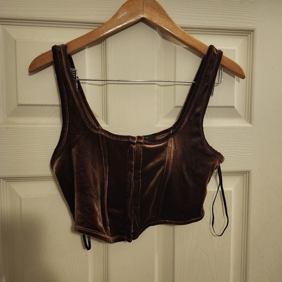 Velvet Cropped Tank Top - Picture 3 of 5